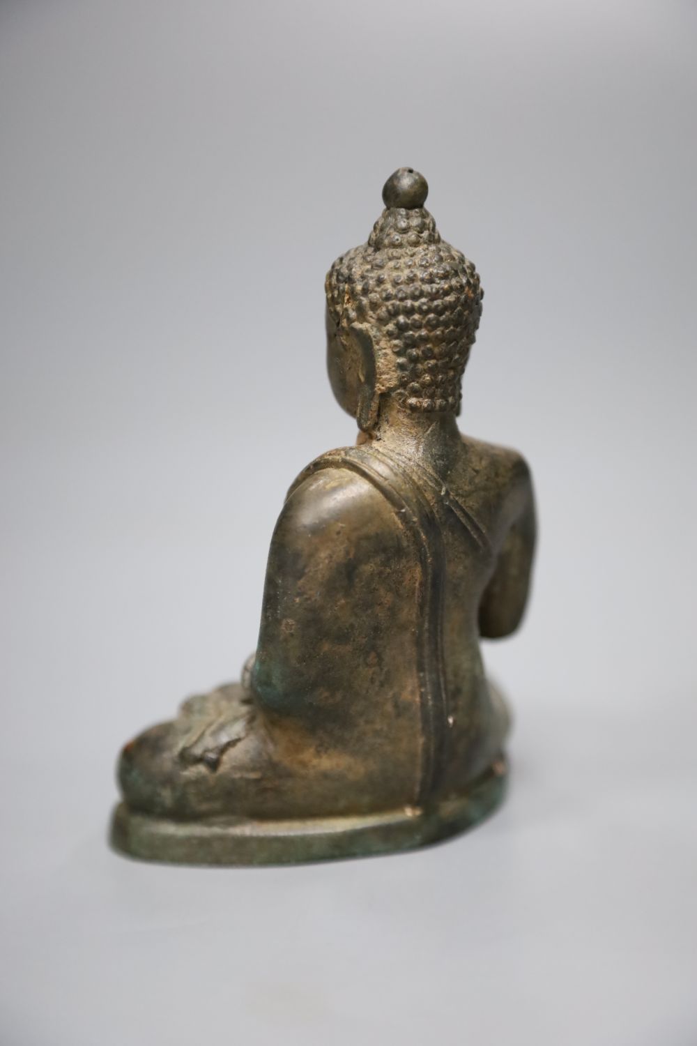 A Sino-Tibetan bronze buddha, height 10cm